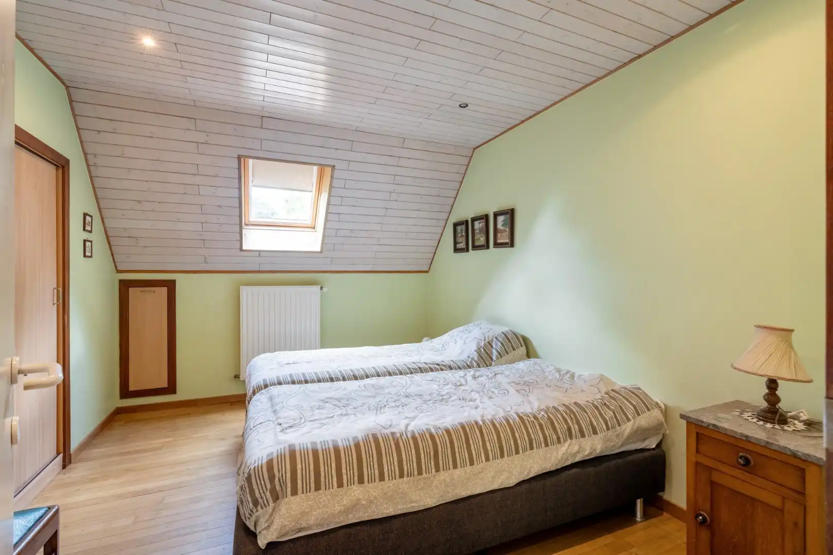 Ruim, karaktervol landhuis met parkachtige tuin op perceel van 16a29ca. foto 29