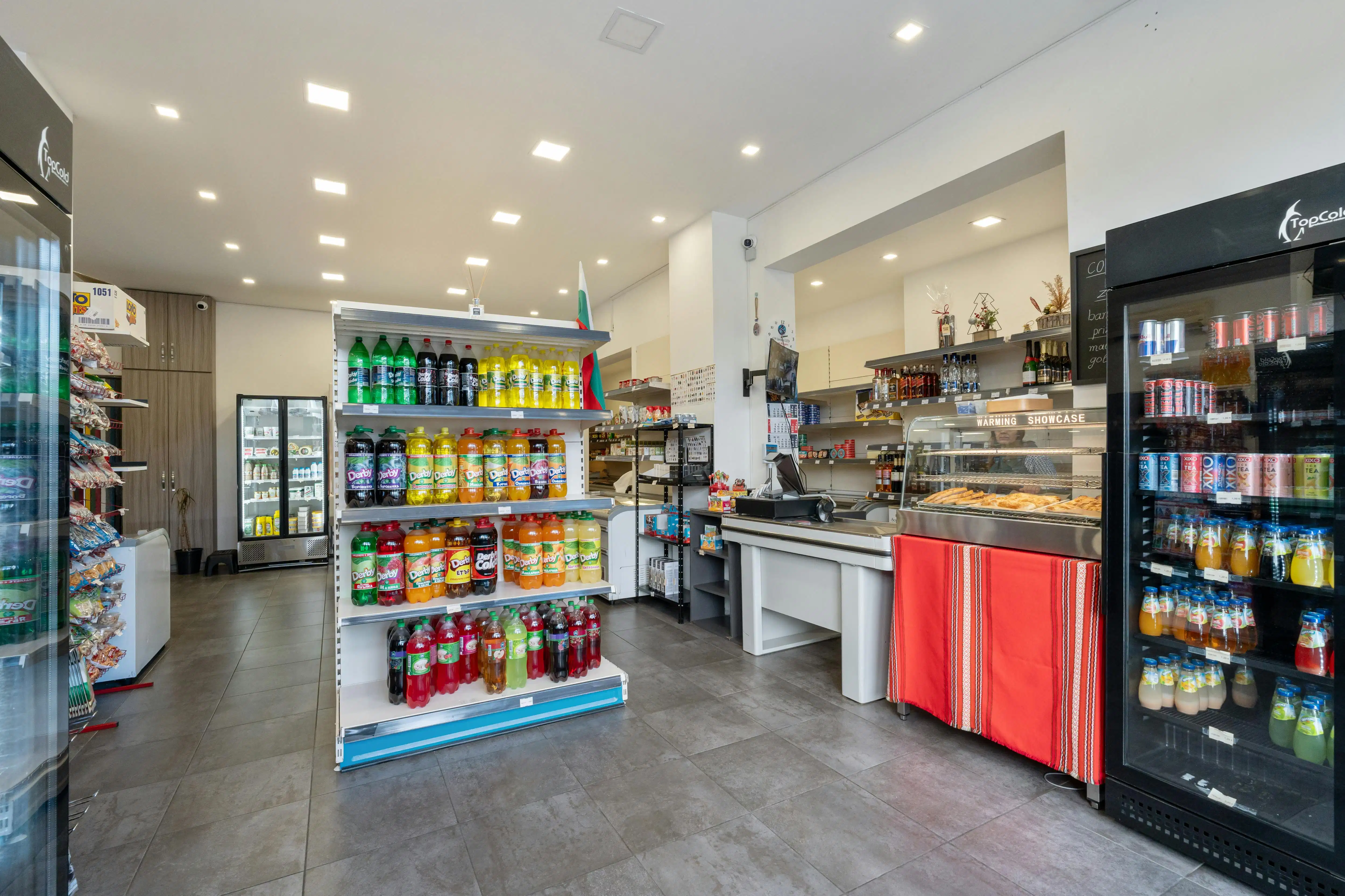 Rendabele opbrengsteigendom met handelspand, magazijn, woonst en 2 appartementen in Genk foto 21