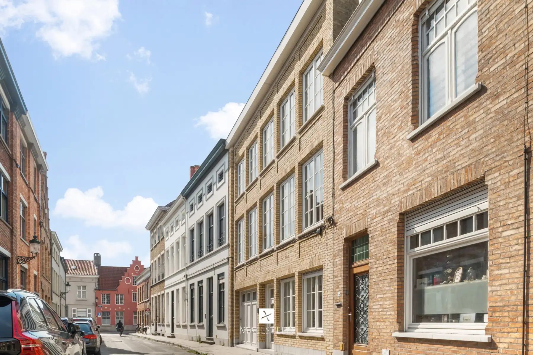 Stijlvolle herenwoning met garage in hartje Brugge centrum foto 12