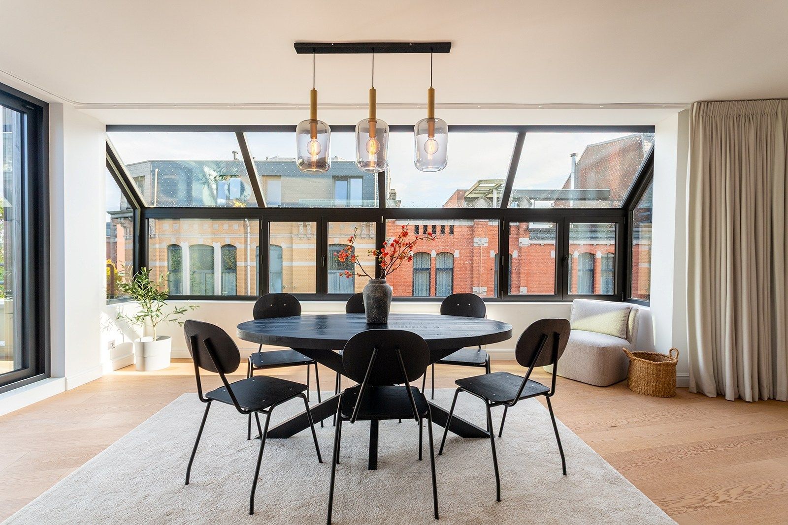 Penthouse met zonneterras in hartje Berchem foto {{pictureIndex}}