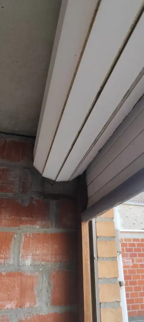 Zeer centraal gelegen afgesloten garagebox foto 5