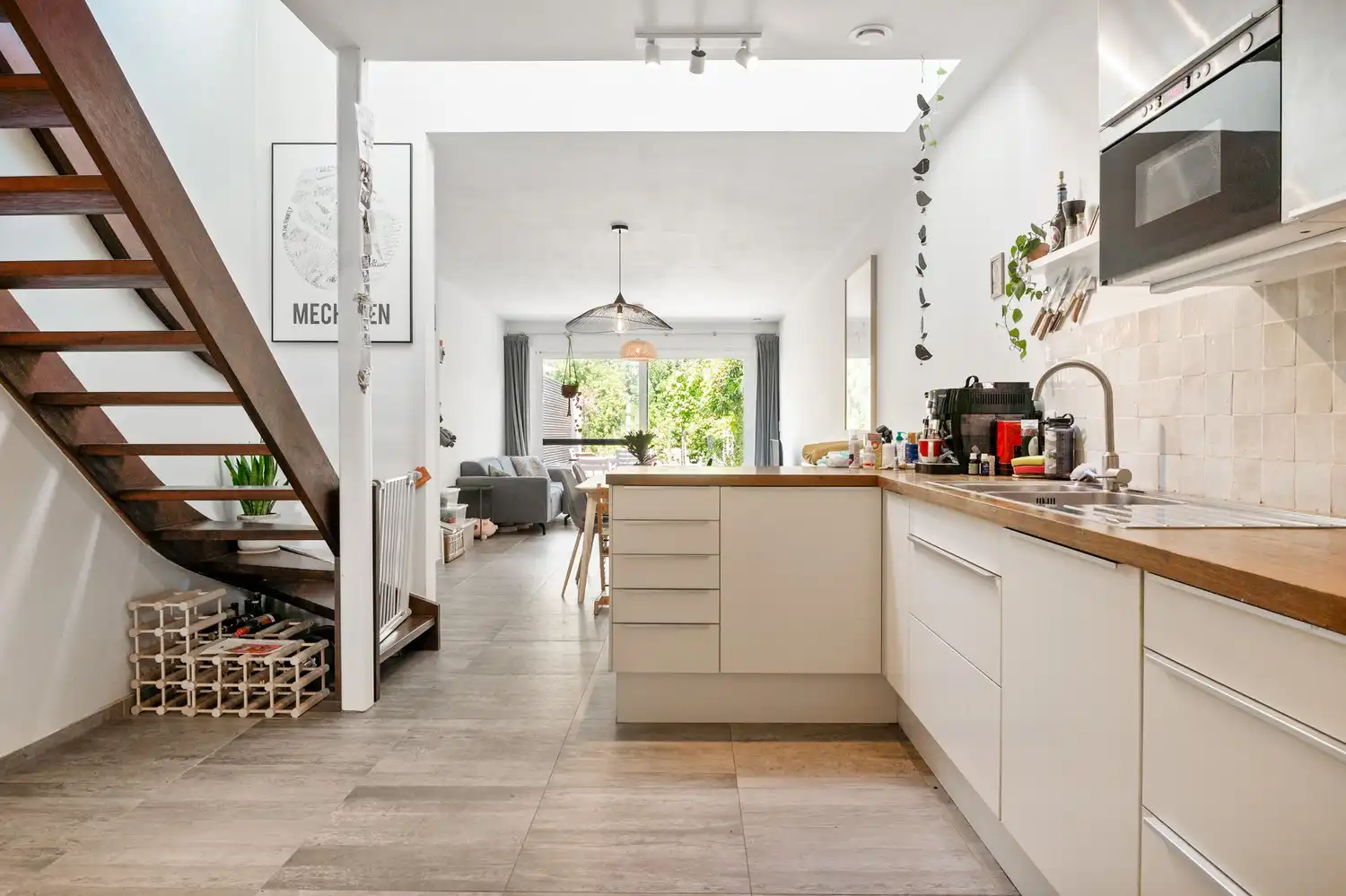 Rijwoning met 3 slpkrs en prachtige tuin foto 2