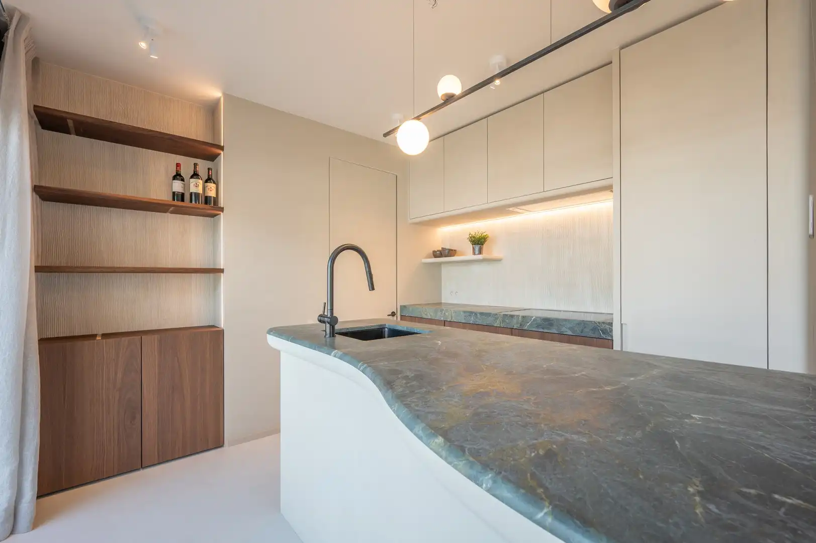 Instapklaar appartement met frontaal zeezicht in het Zoute. foto 11