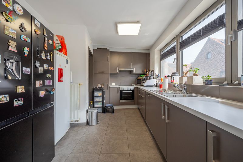 Stijlvolle en energiezuinige woning met garage in het bruisende centrum van Roeselare foto 3