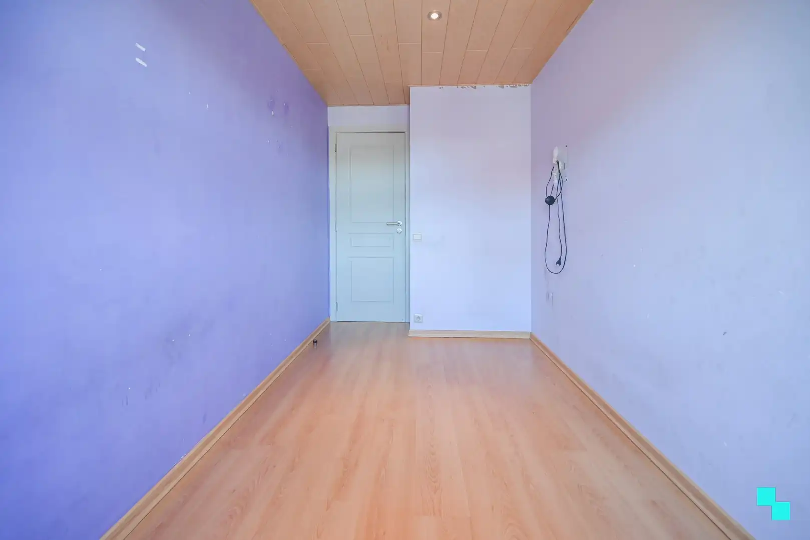 Riante halfopen woning met garage foto 33