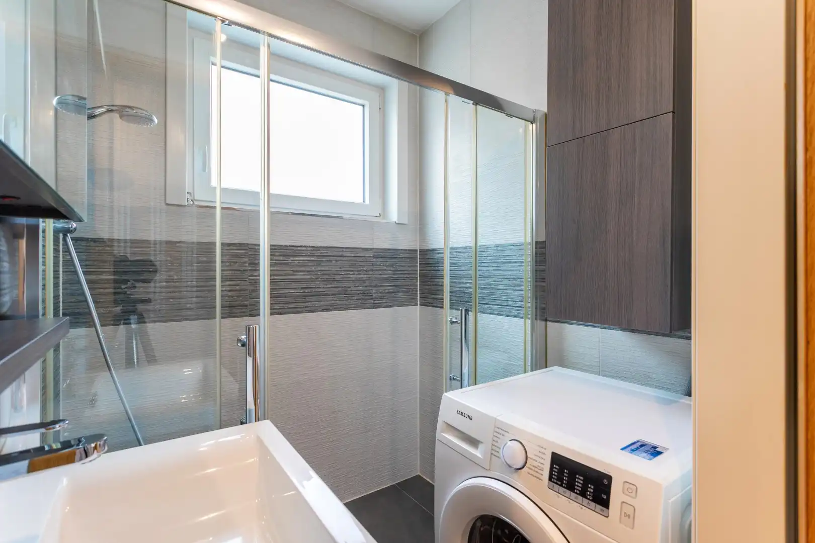 Gerenoveerd appartement met 2 slaapkamers, 2 terrassen en 2 garageboxen  foto 14