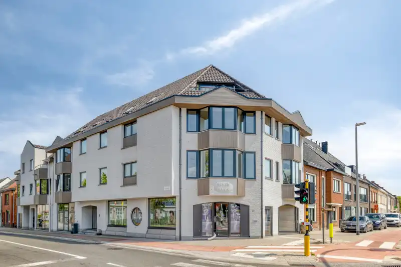 Stijlvol appartement  in hartje Zeveneken! foto 15