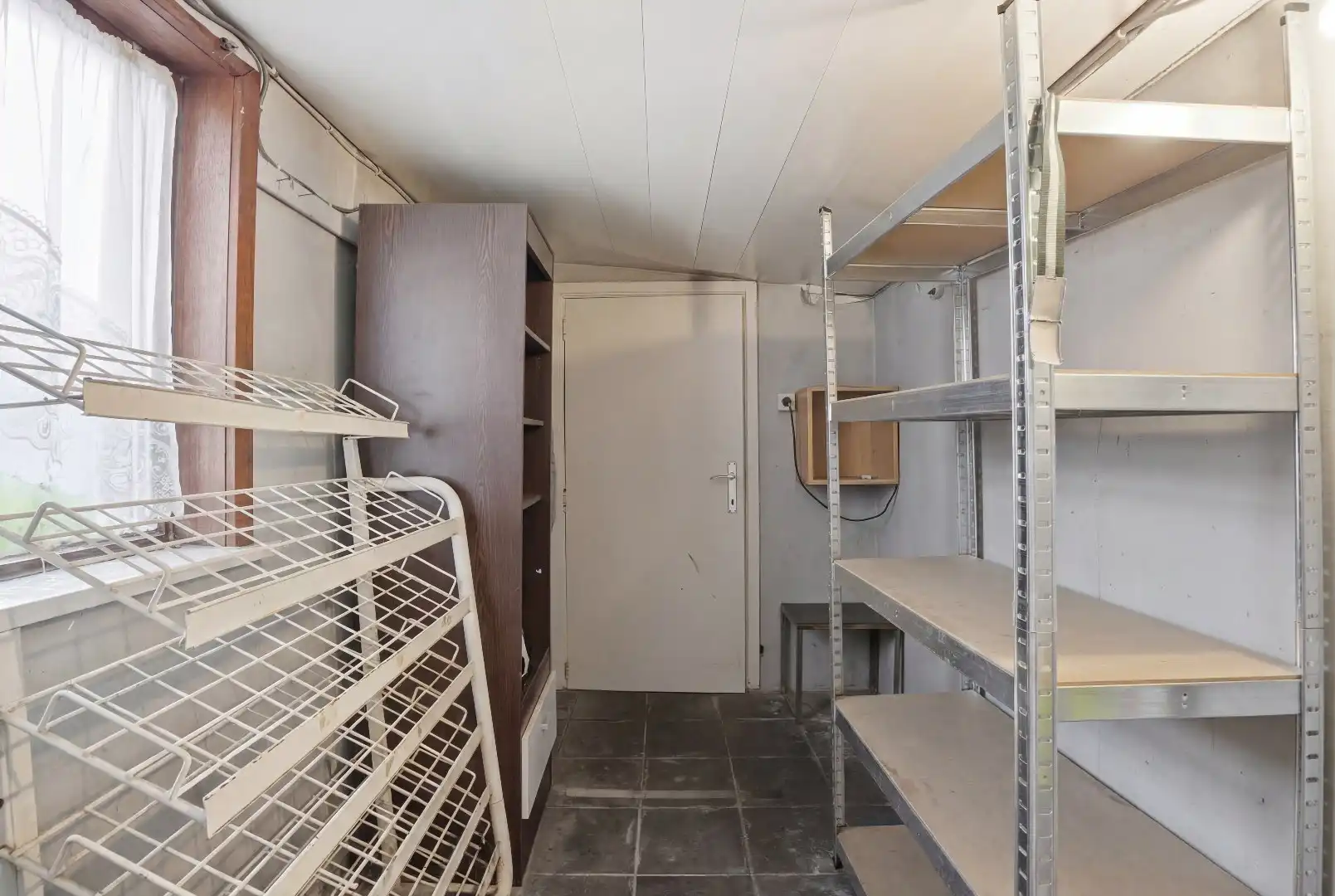 Rustig gelegen, alleenstaande woning op ruim perceel van 2210 m² foto 14