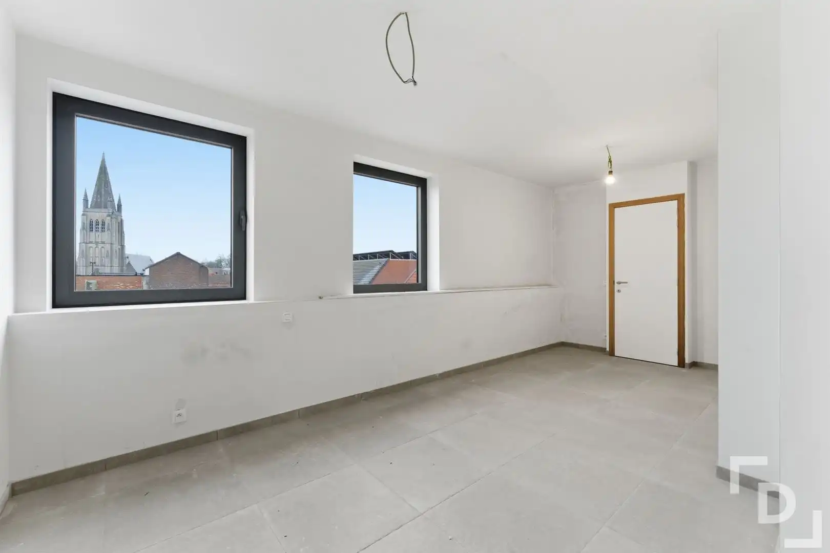 Nieuwbouwappartement met 2 terrassen te koop in centrum Ieper. foto 9