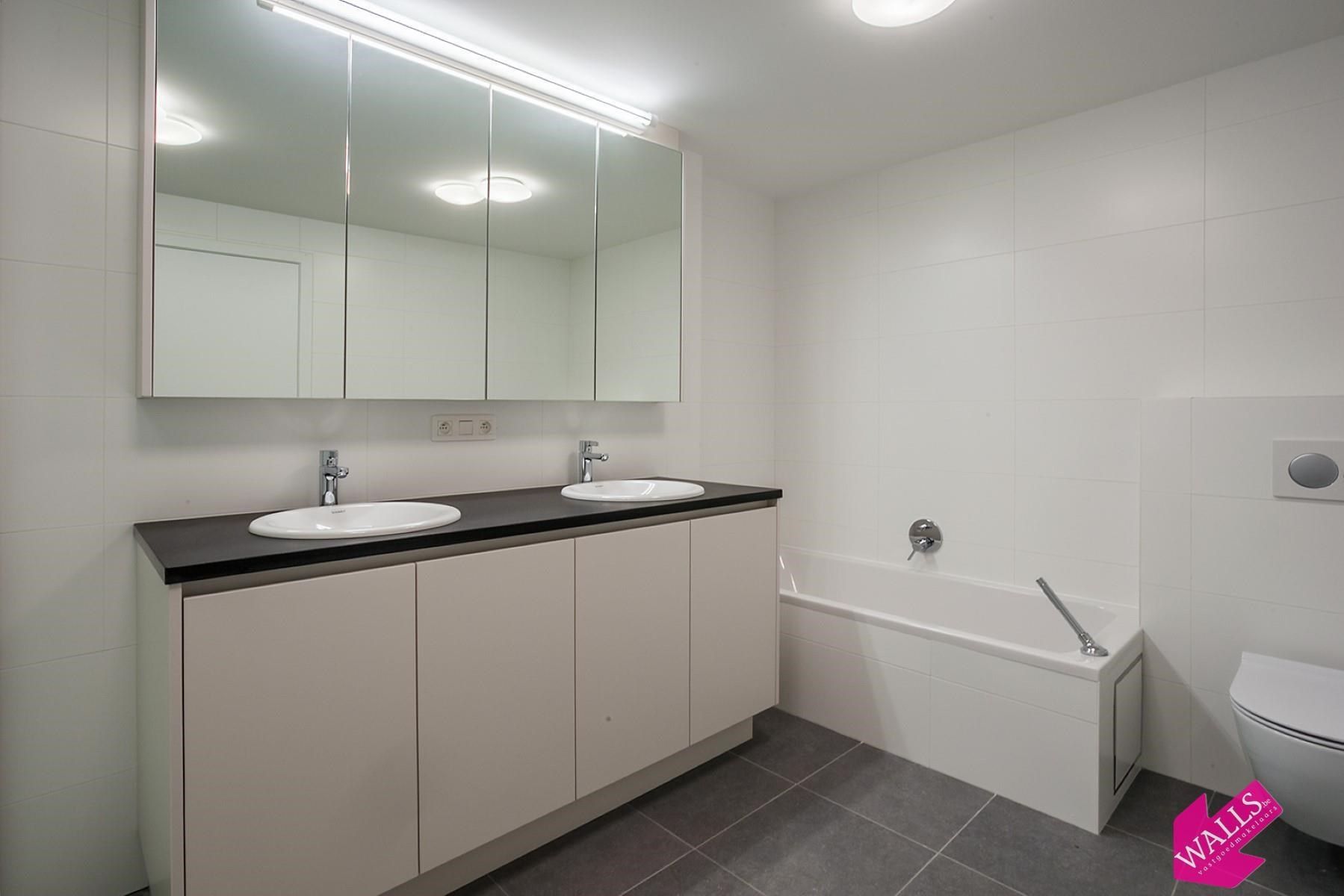 Gelijkvloers appartement met terras foto 11