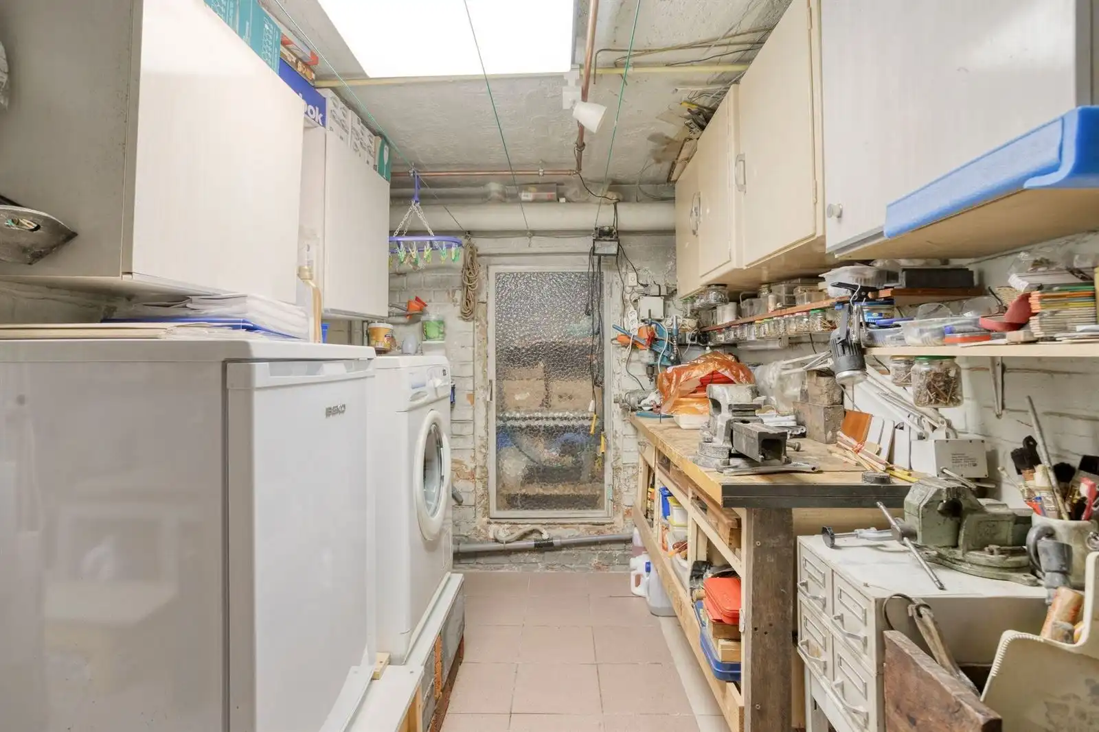 Zeer goed onderhouden woning met 3 slaapkamers, bureau + prive staanplaats  foto 32