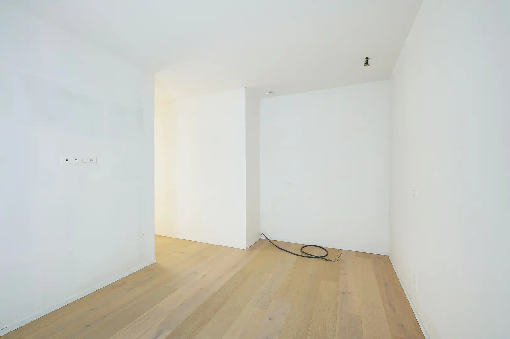 Prachtig nieuwbouwappartement met 2 slaapkamers gelegen op de gelijkvloerse verdieping. foto 11