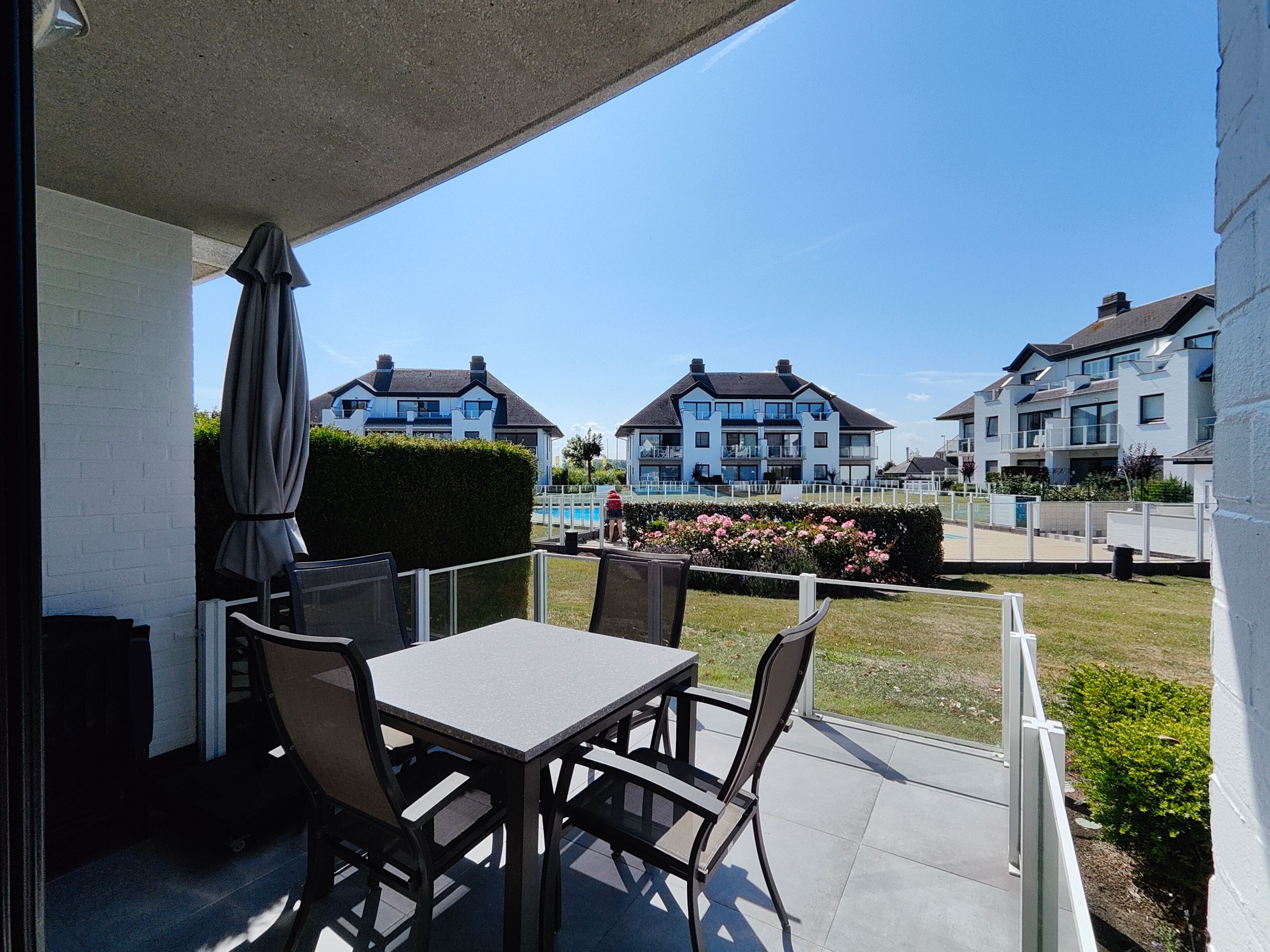 Instapklaar gelijkvloers appartement  + berging + ev. GARAGE!* foto 8