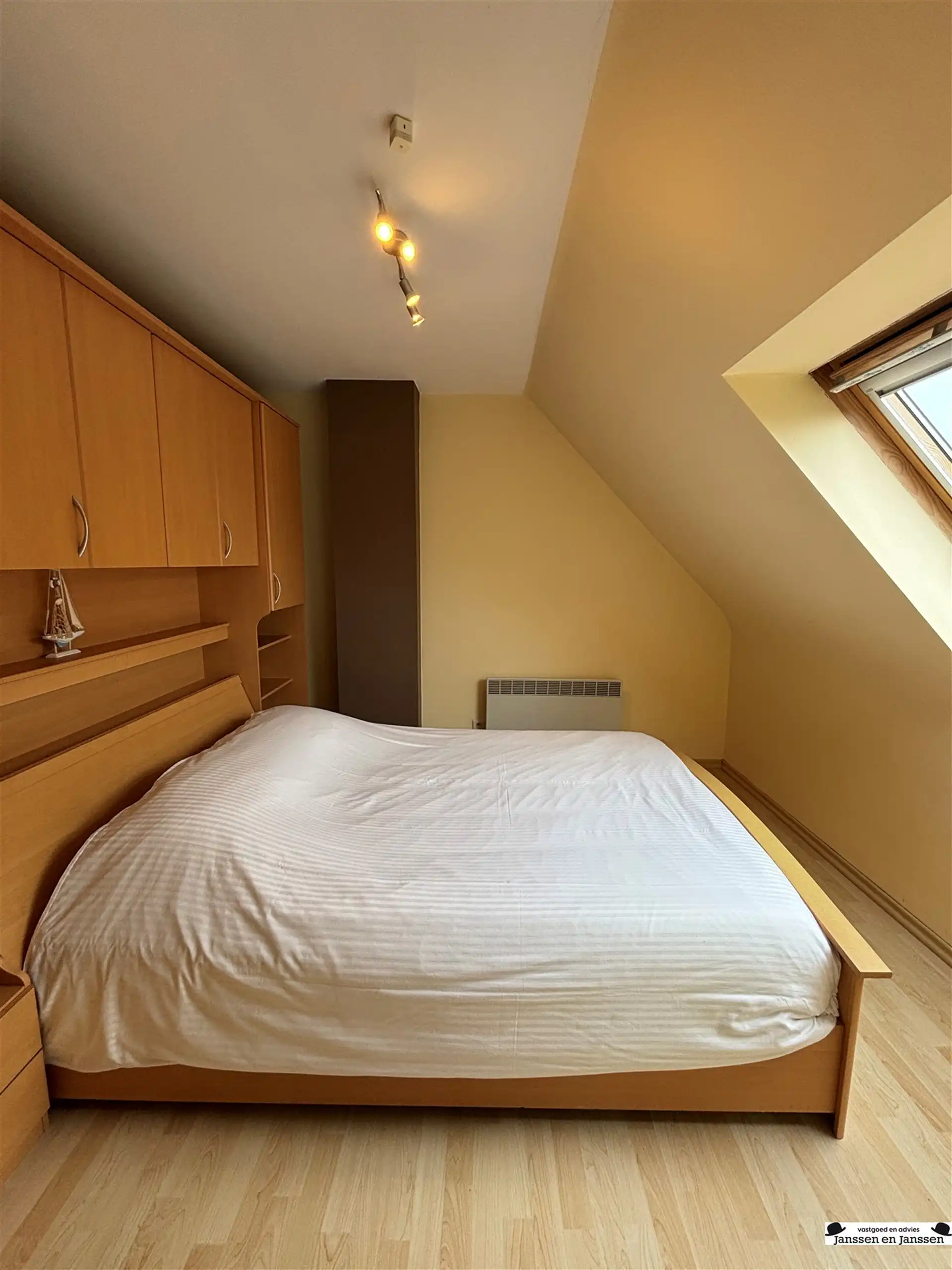 Duplex appartement met ondergrondse parking nabij het strand foto 9