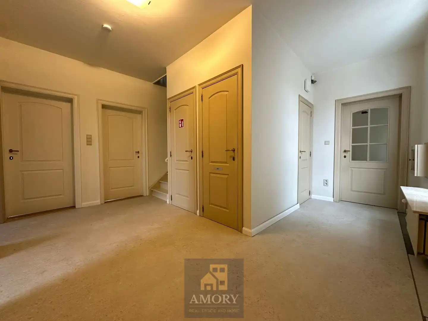 Ruim kantoorgebouw of praktijkgebouw foto 5