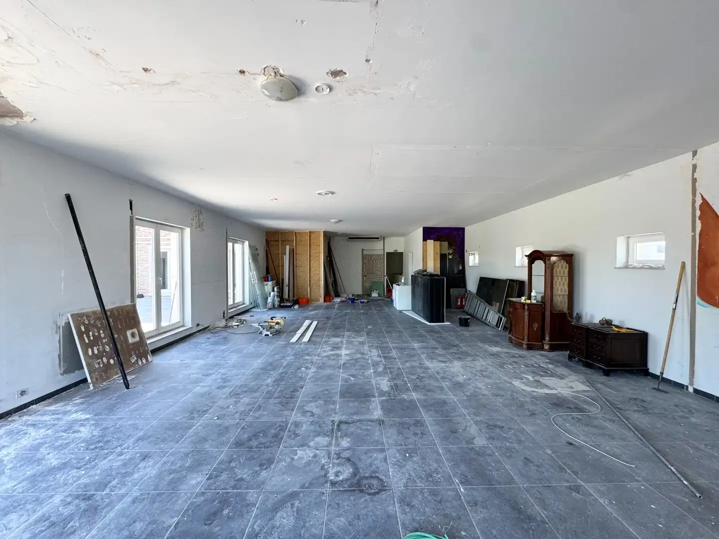 Unieke en ruime villa met 9 slaapkamers, lift, zonnepanelen en 10 parkeerplaatsen op riant perceel van 2.313 m² foto 43