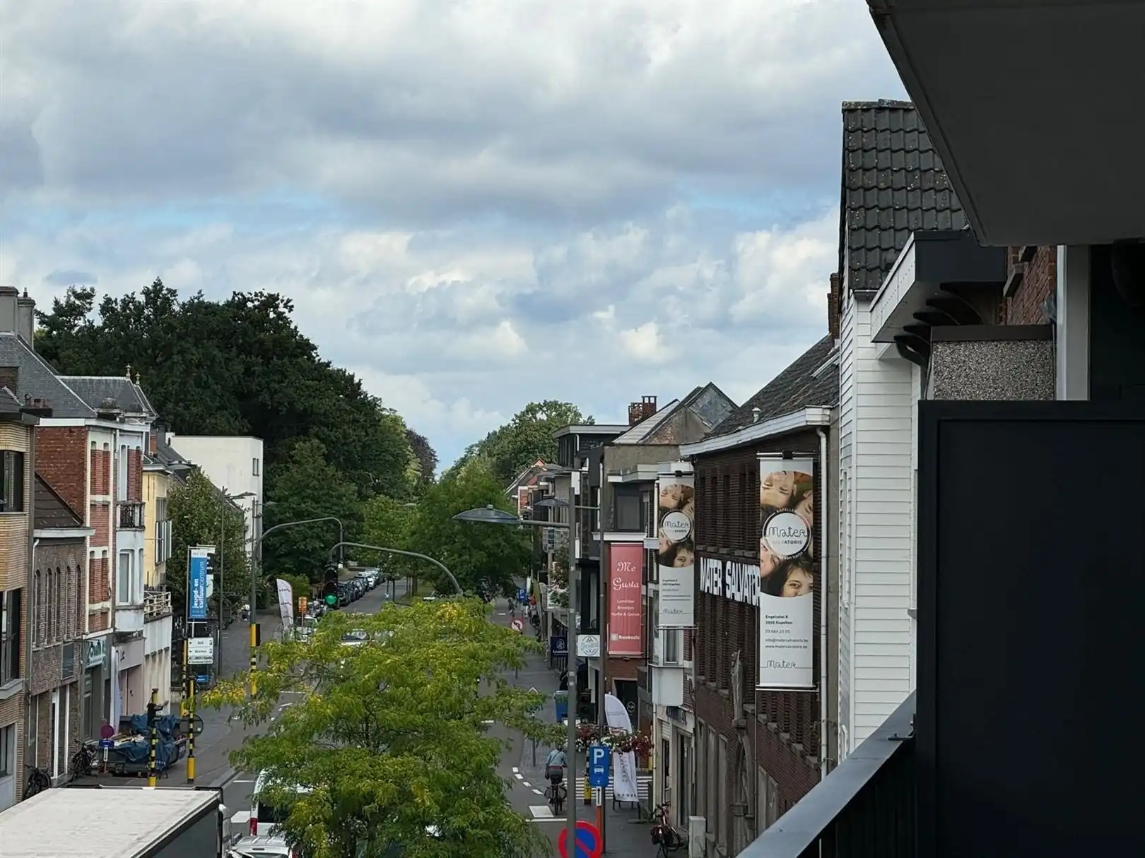 Appartement met twee slaapkamers, groot terras en autostaanplaats foto 9