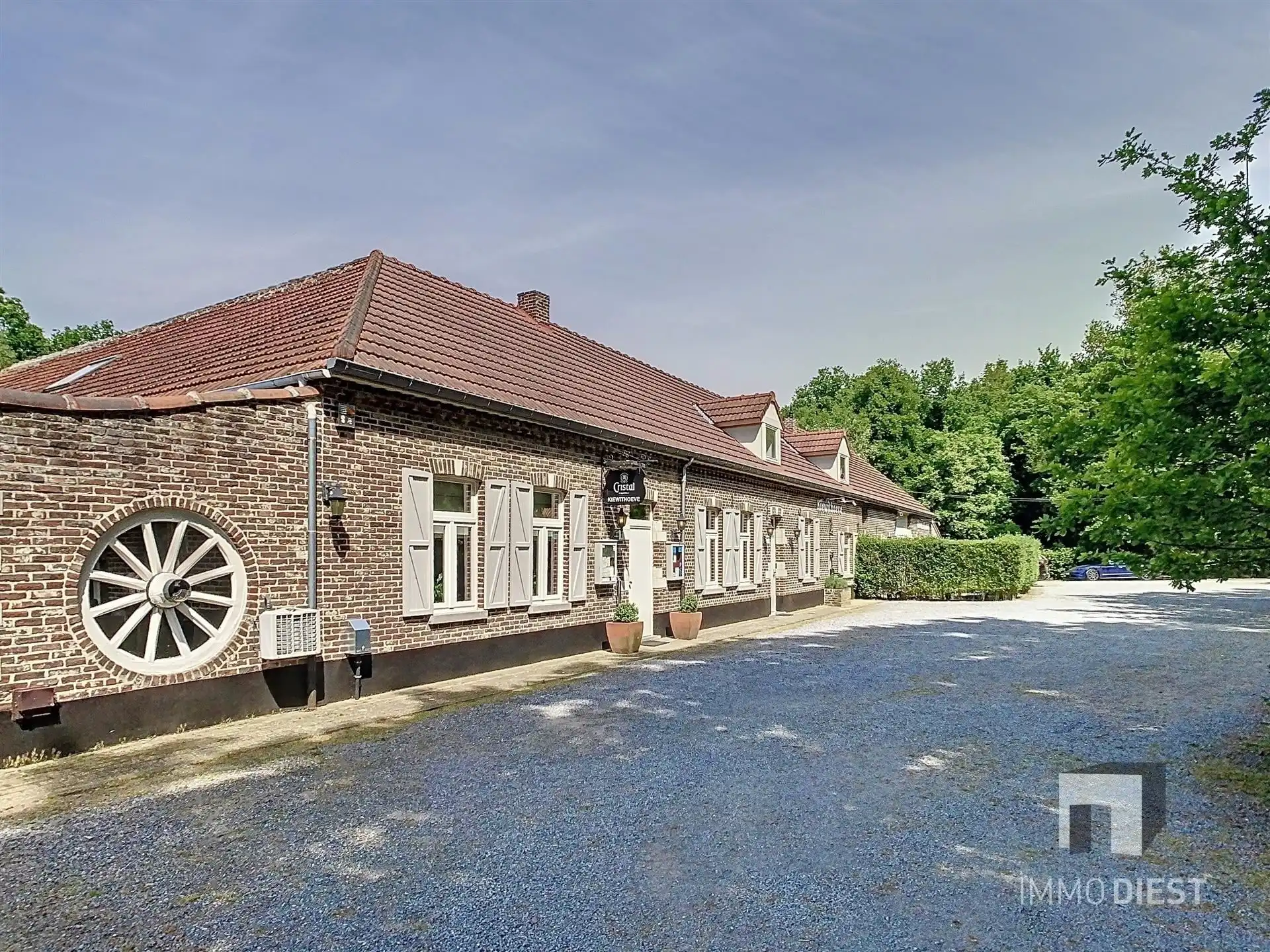 Brasserie - restaurant - feestzaal - privéwoonst foto 31