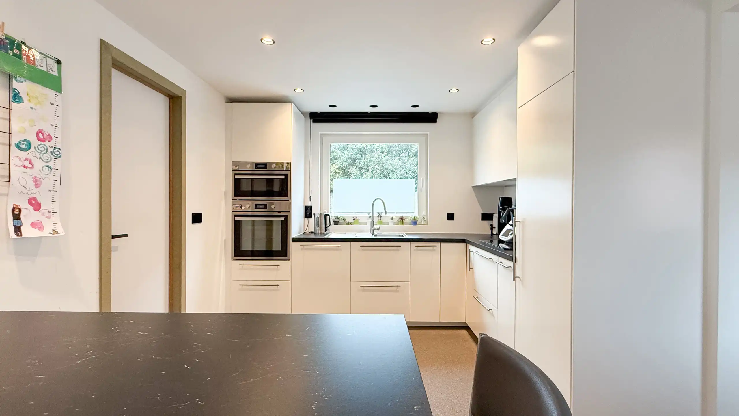 Gerenoveerde woning met veel ruimte en 6 slaapkamers! foto 10