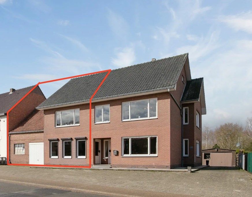 Te verbouwen casco halfopen woning zijnde linkerzijde van bestaande woning (mét architectuurplannen)! foto 1