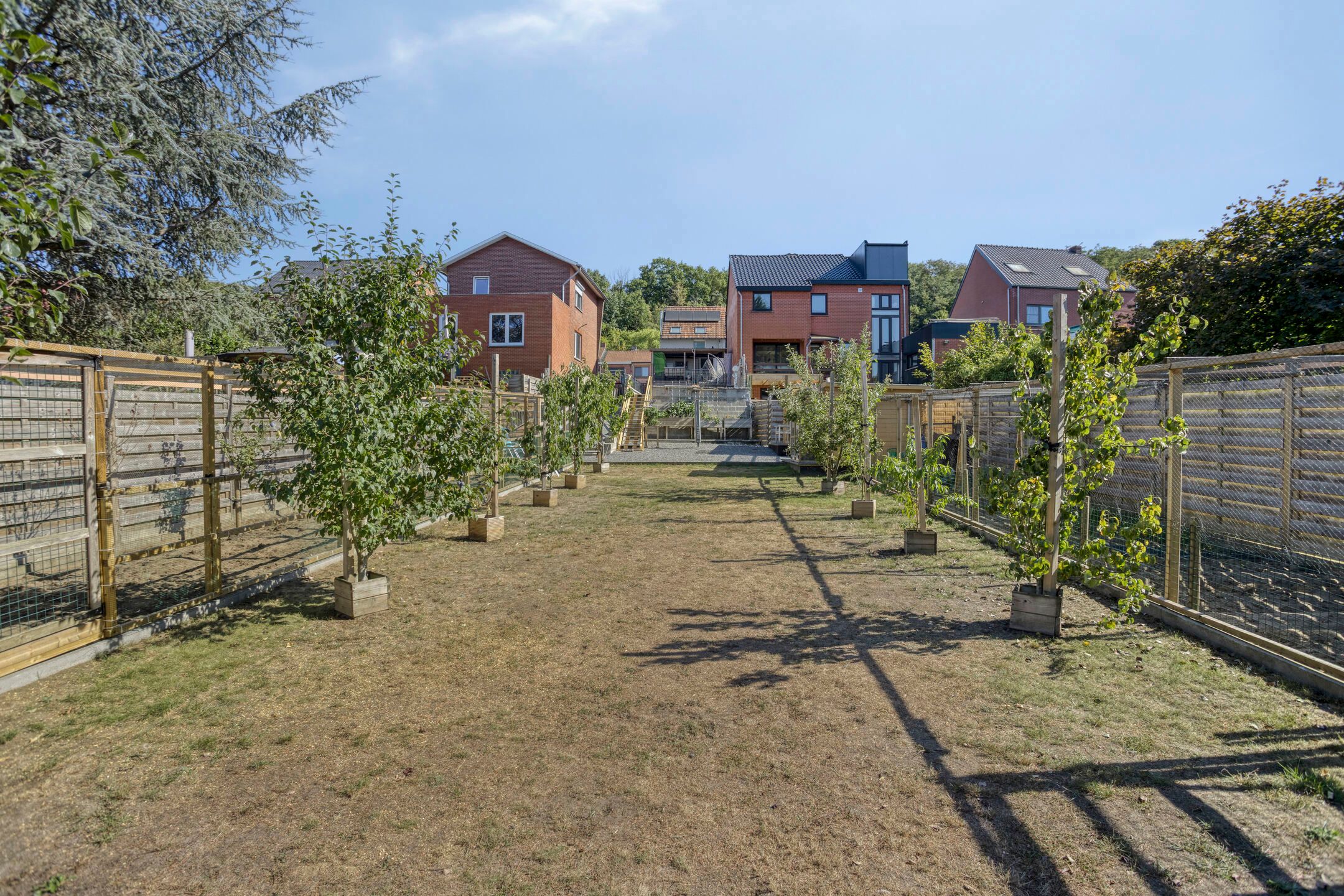 Instapklare gezinswoning met tuin foto 19