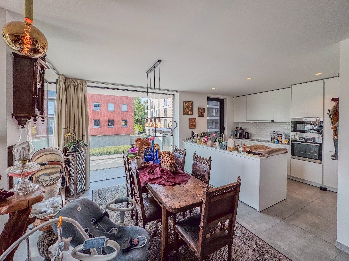 Recent appartement met 2 slaapkamers en ruim terras, autostaanplaats en extra berging. foto 6