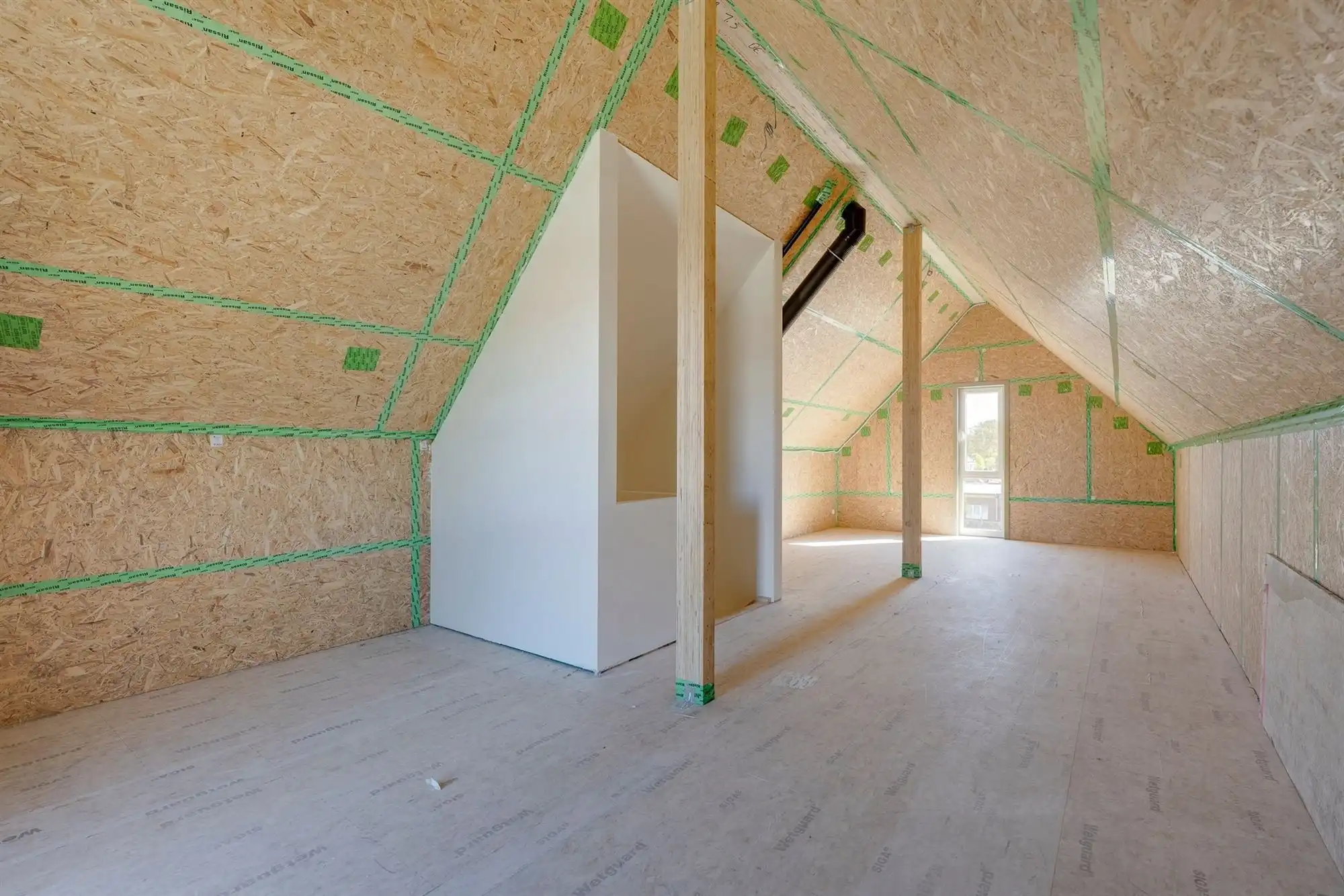 RUIMTELIJK, VOLLEDIG AFGEWERKT EN DUURZAAM WONEN OP TOPLOCATIE foto 19