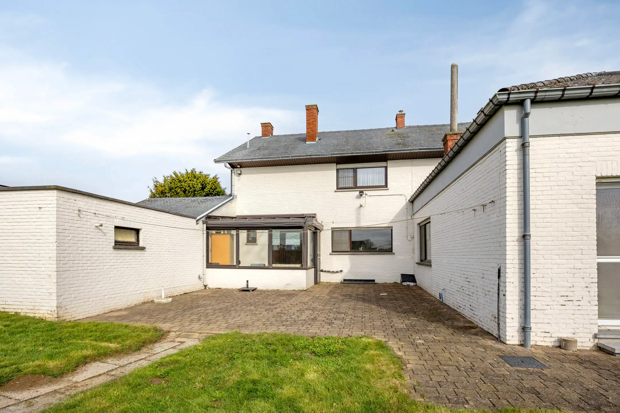 Ruime woonst met praktijkruimte op een perceel van 24 are foto 23