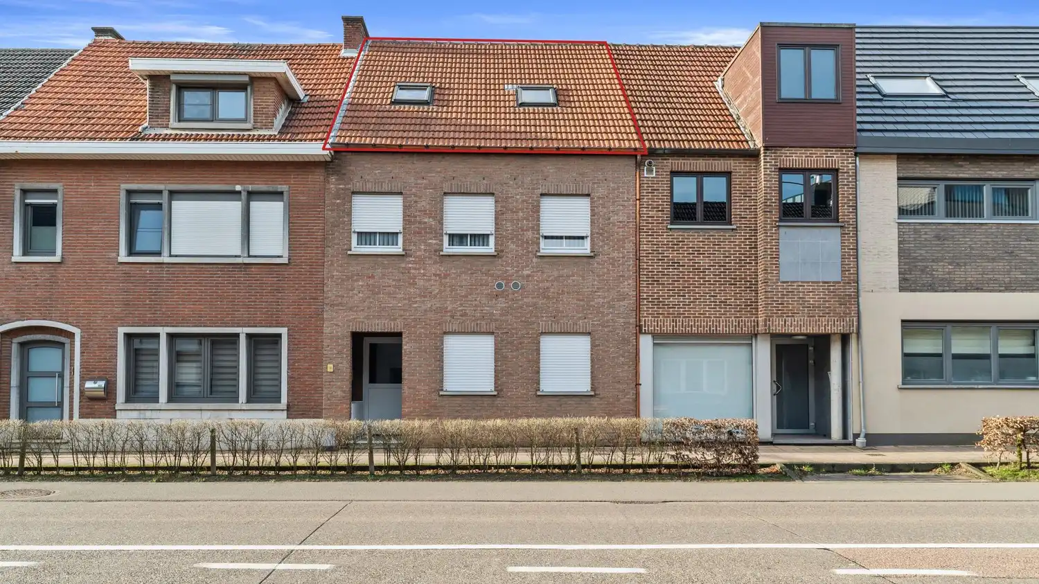 Instapklare studio met zonnig terras in centrum Paal, vlak bij E313 foto {{pictureIndex}}