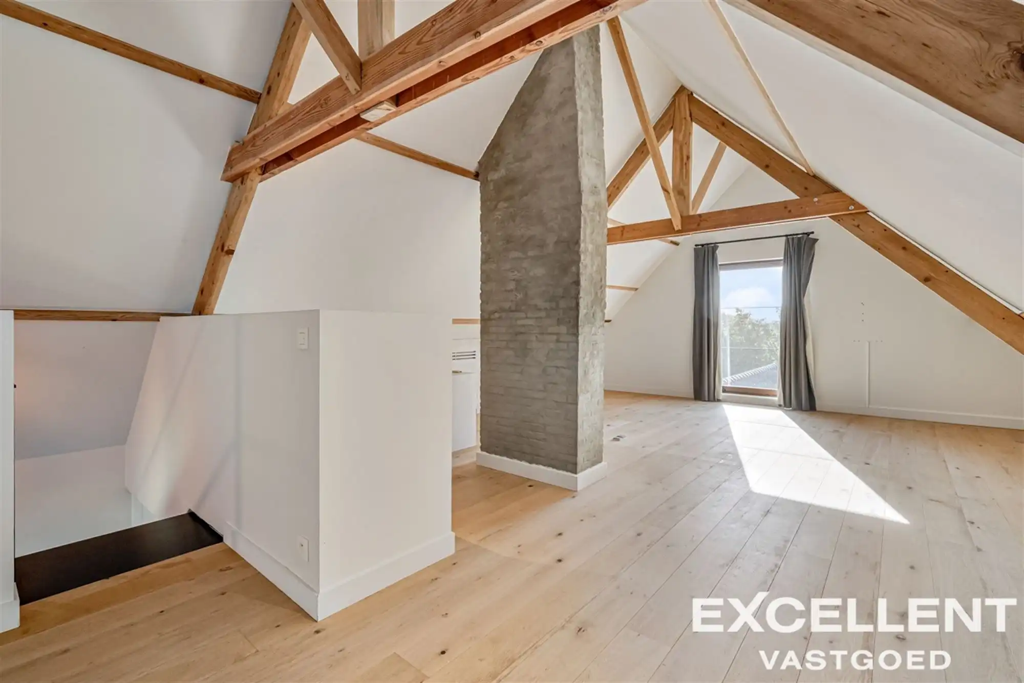 Villa met zwemvijver op een uitzonderlijk perceel foto 26