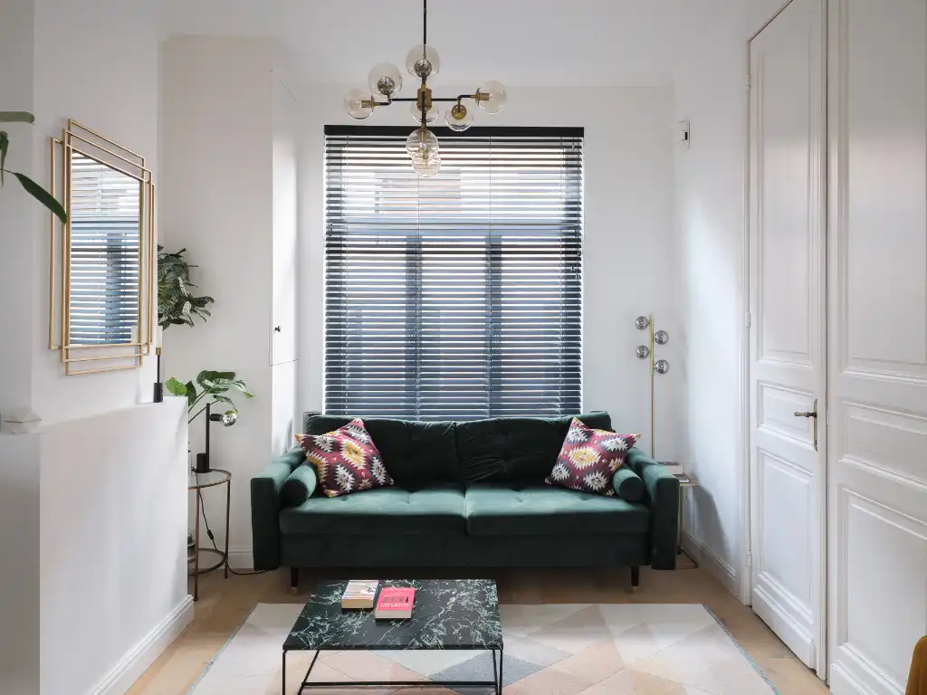 Karaktervolle gezinswoning met vier slaapkamers, twee badkamers en een mooi ingerichte buitenruimte foto 5