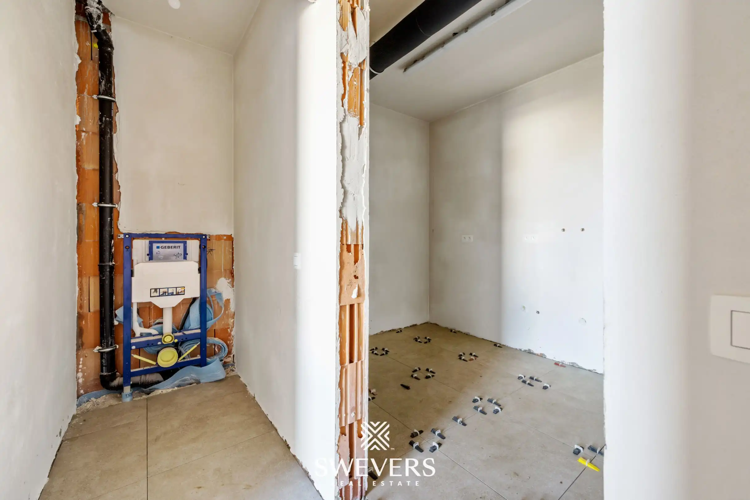 GEEN BTW: Woning met handelsruimte van 36m² te Viversel  foto 22