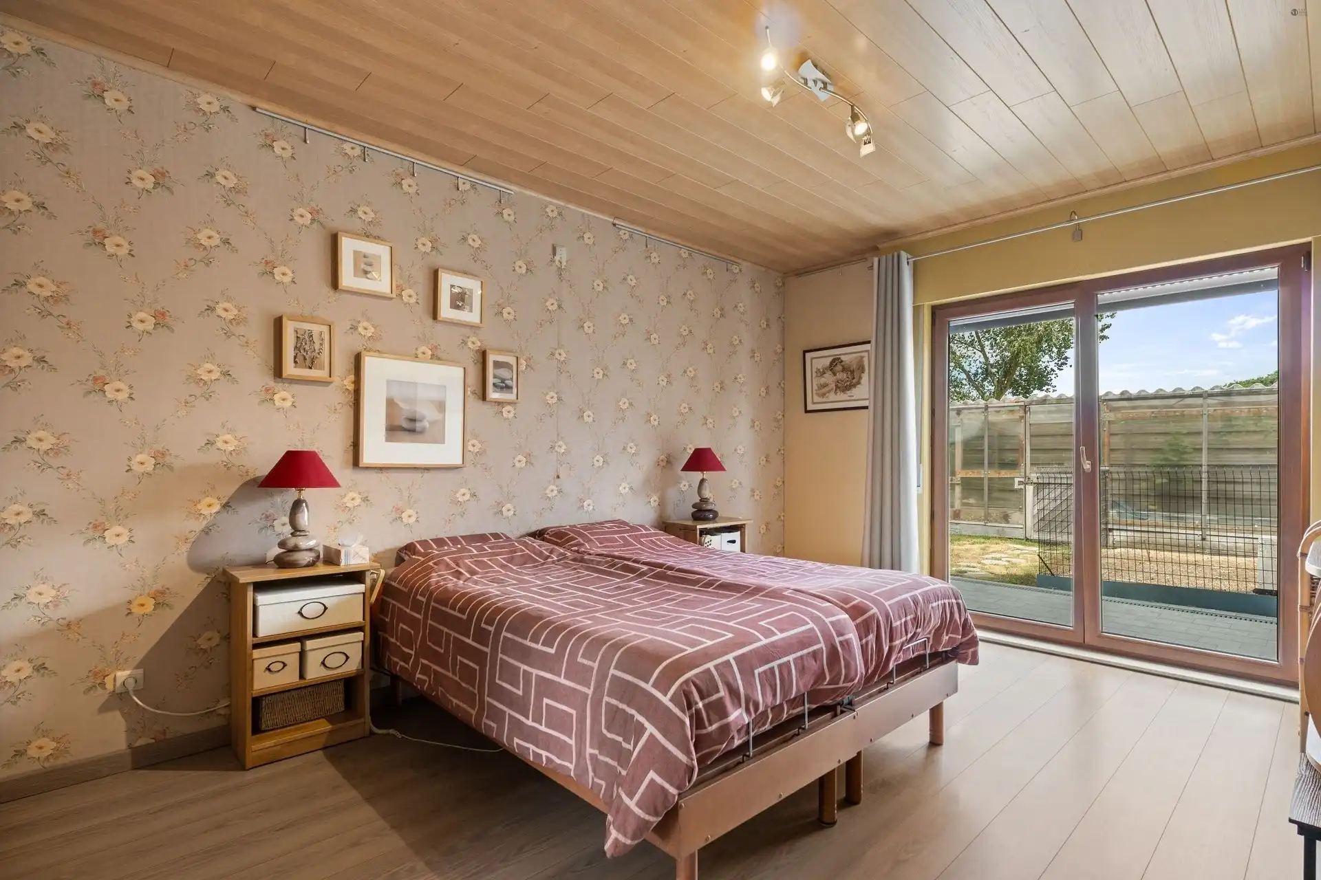 Stijlvol gerenoveerde bungalow te Stekene foto 13