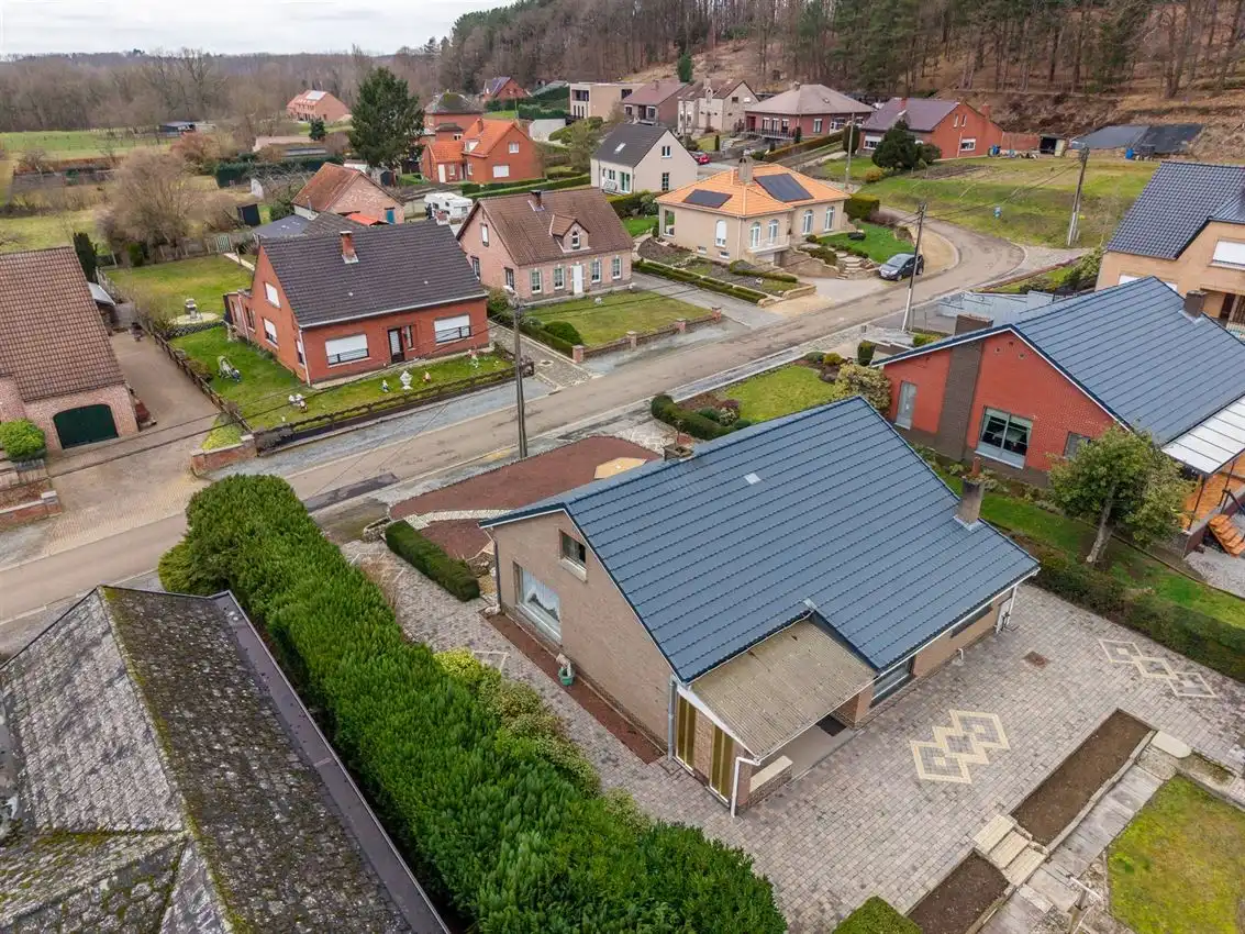 Unieke ligging boven de Mottevallei – renovatiekans met waarde-opportuniteit foto 35