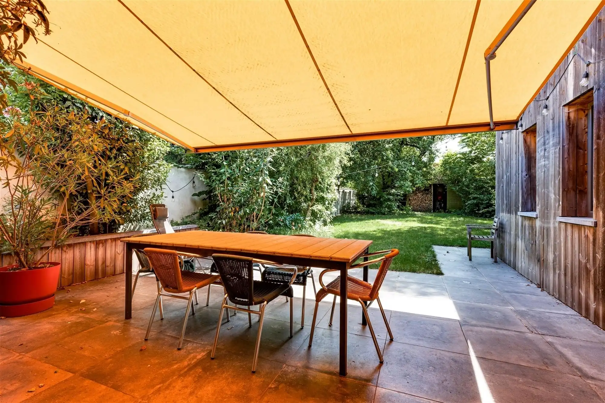 Uniek huis met winkel, atelier of bureel  foto 14