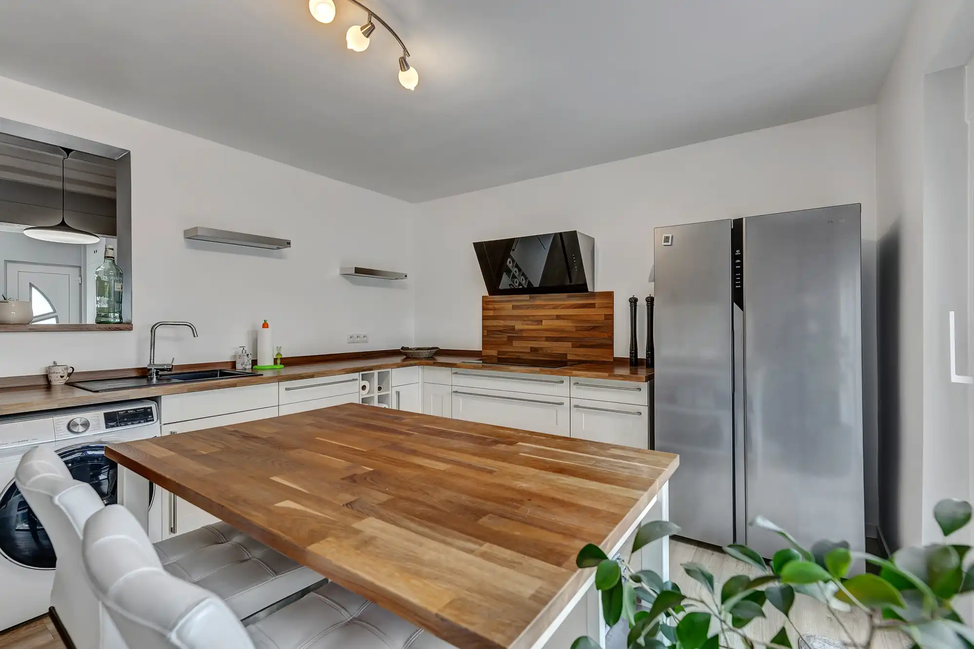 Compleet gerenoveerde woning met terras te Roosdaal foto 7