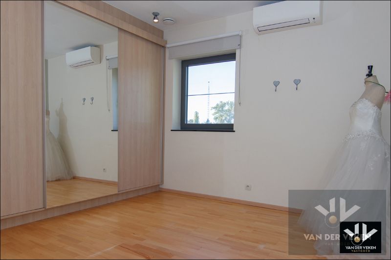 Moderne Gezinswoning aan de rand van de natuur foto 16