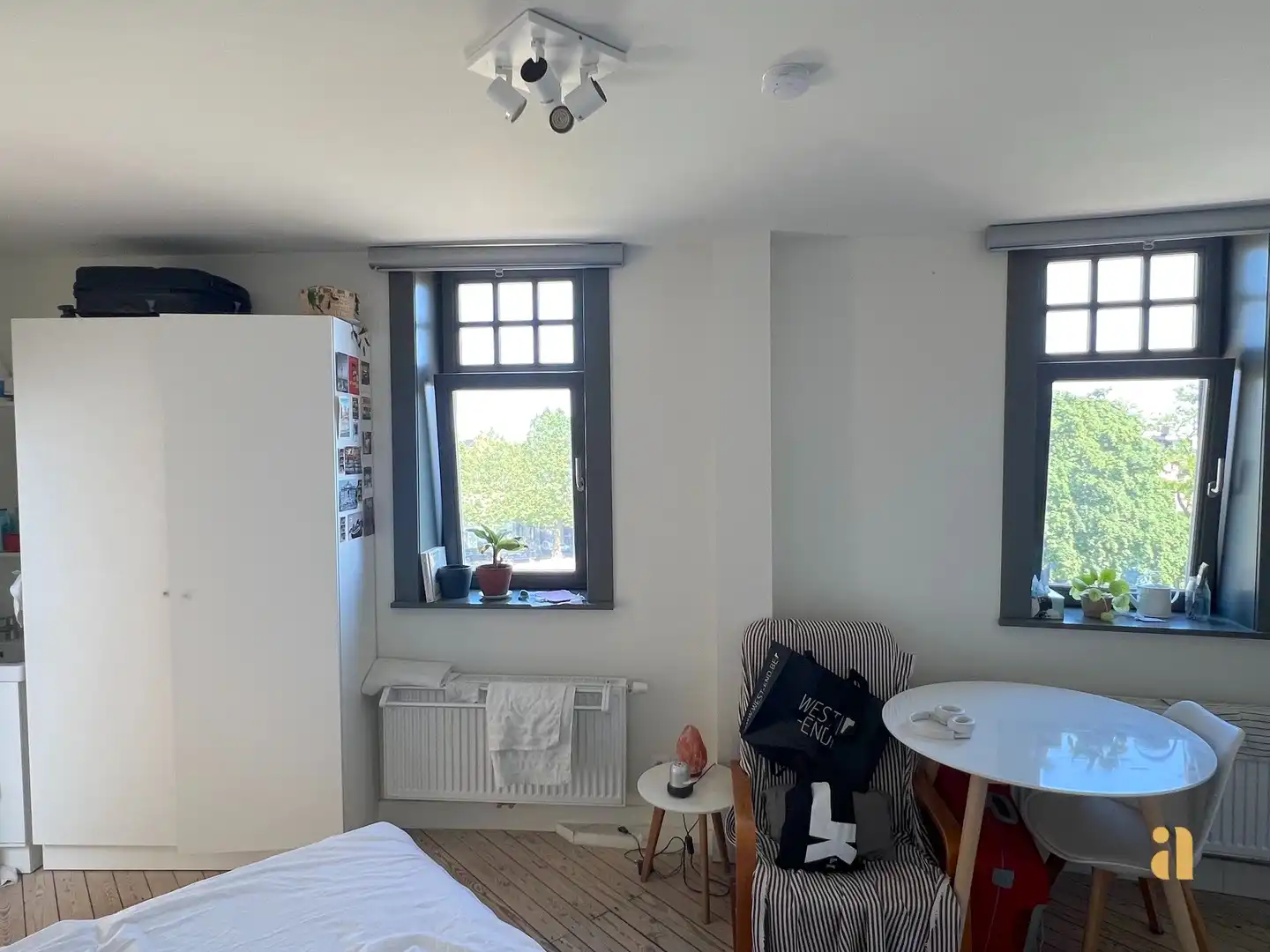 Bemeubelde studio met zicht op Baudelopark en Leie! foto 9