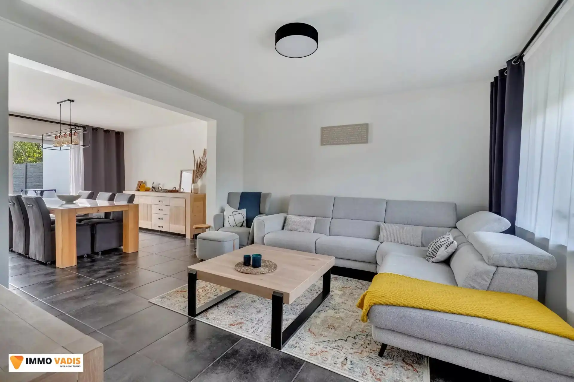 Ruime halfopen bebouwing met drie slaapkamers en tuin foto 4