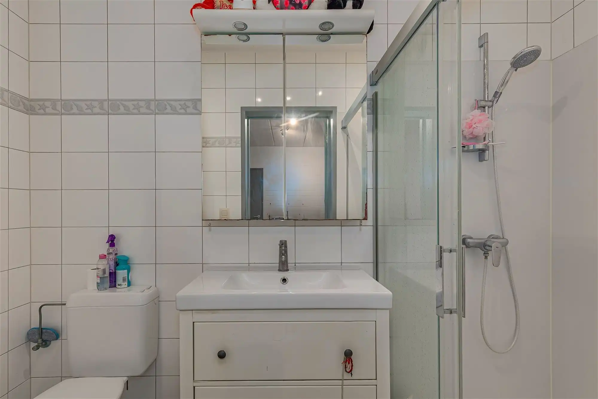 Recent appartementsgebouw met 5 appt + garage in Merksem foto 6