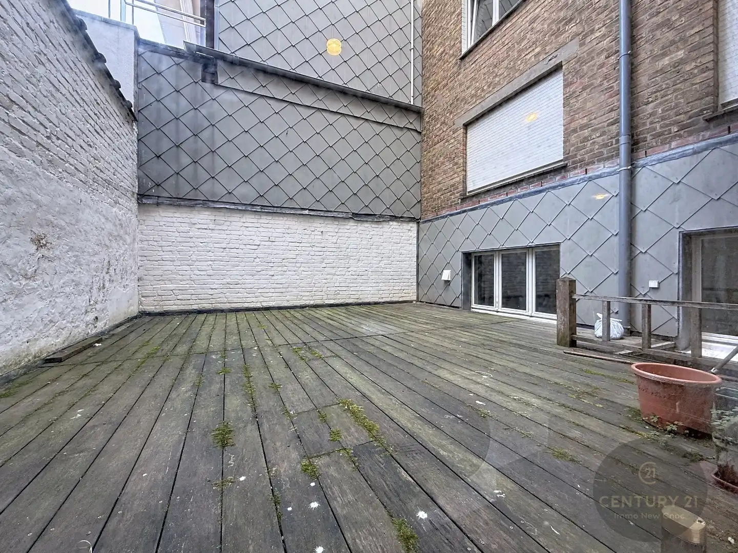 kelderappartement met RUIM terras vlak aan zee foto 12