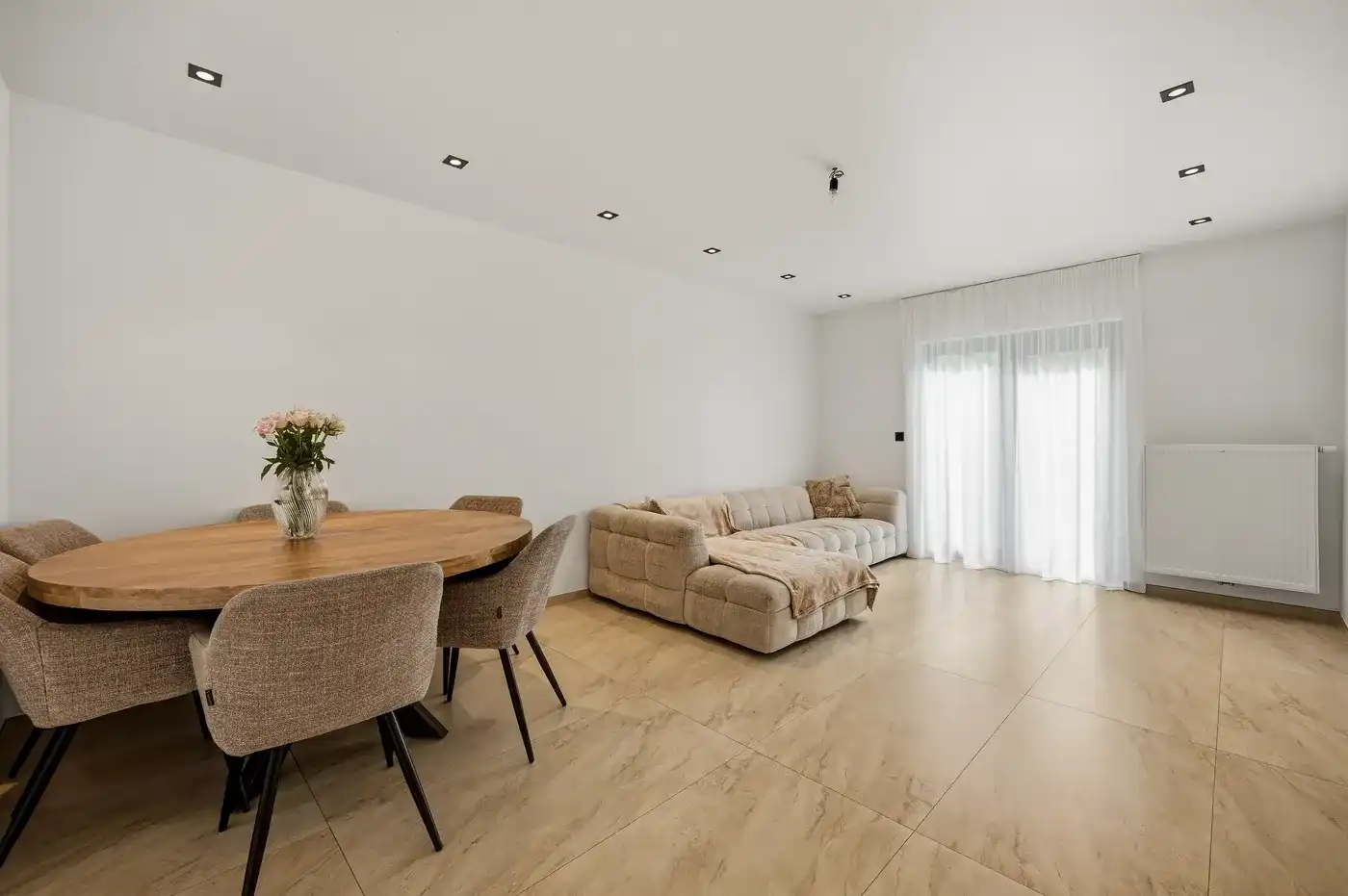 Modern gerenoveerde halfopen woning met 5 slaapkamers, tuin en garage in Tienen foto 6