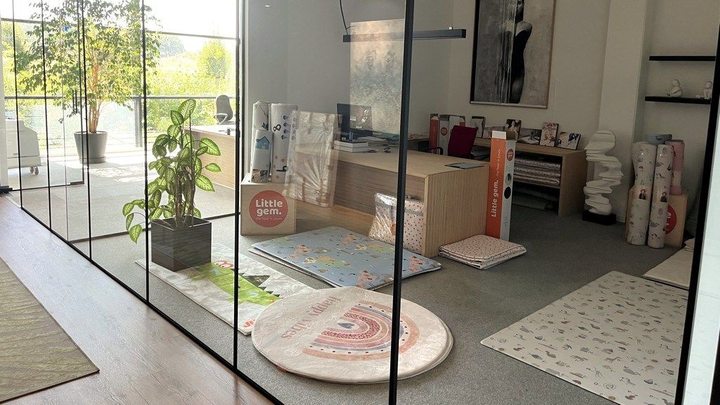 Lichtrijk kantoor te huur nabij R8 in Kortrijk foto 7