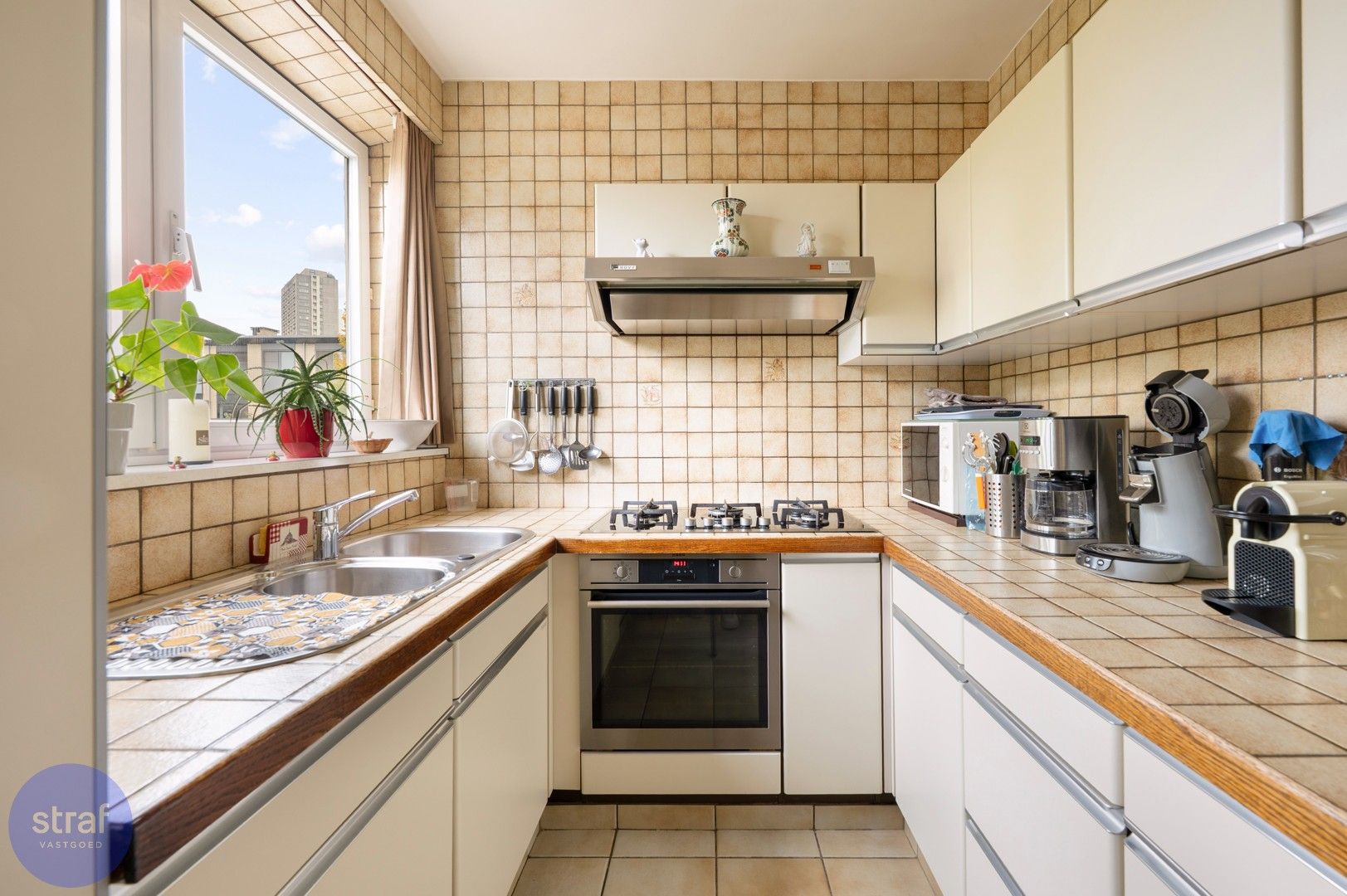 Bel-etage met drie ruime slaapkamers en een gezellige tuin foto 5