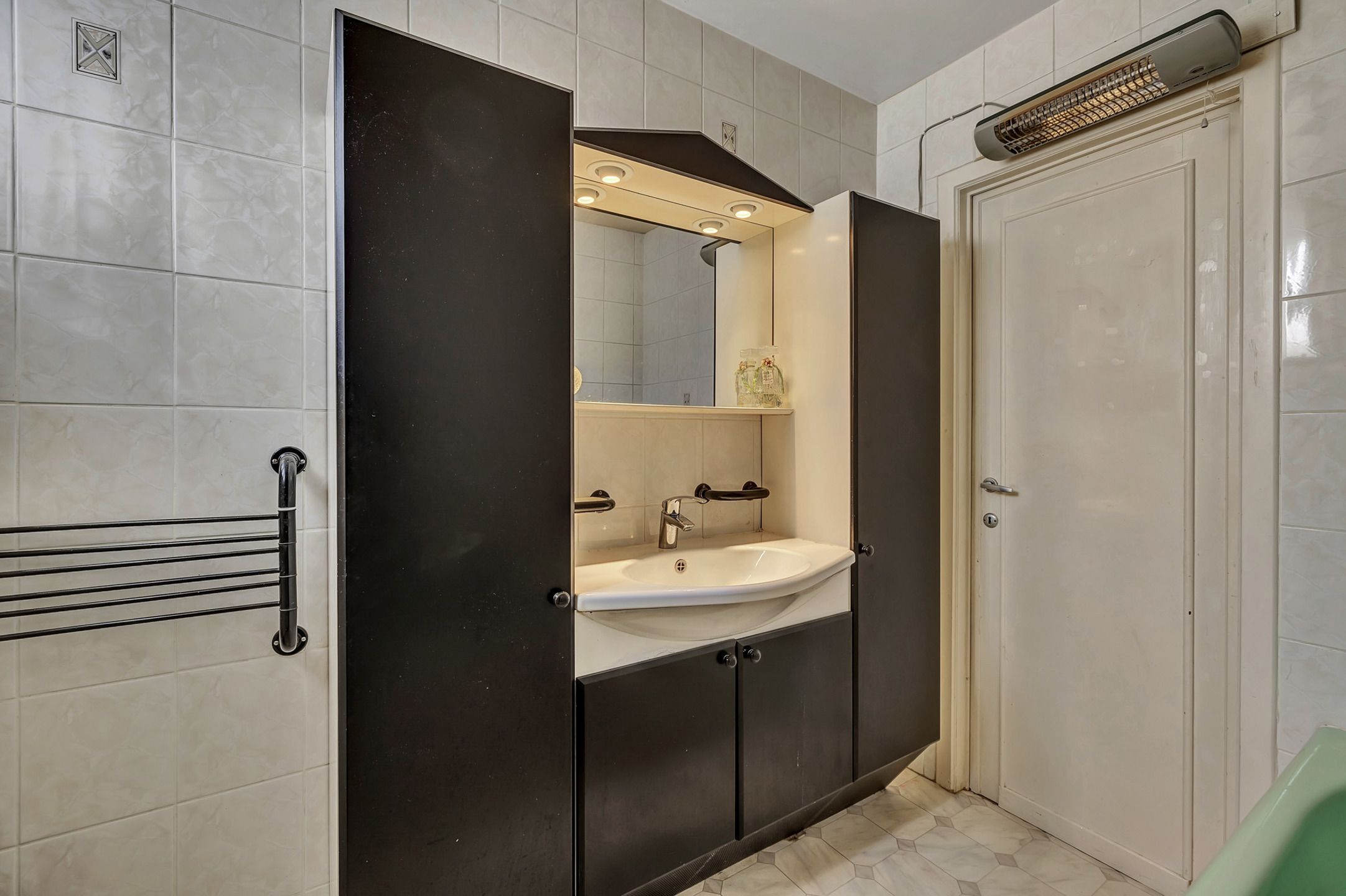 Verder te renoveren woning met garage en tuin te Okegem foto 17