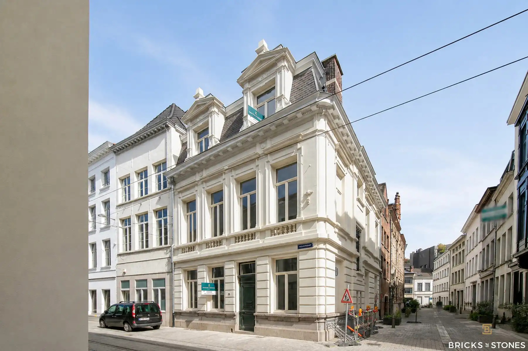 Gerenoveerd appartement met terras in historisch Antwerpen foto 8