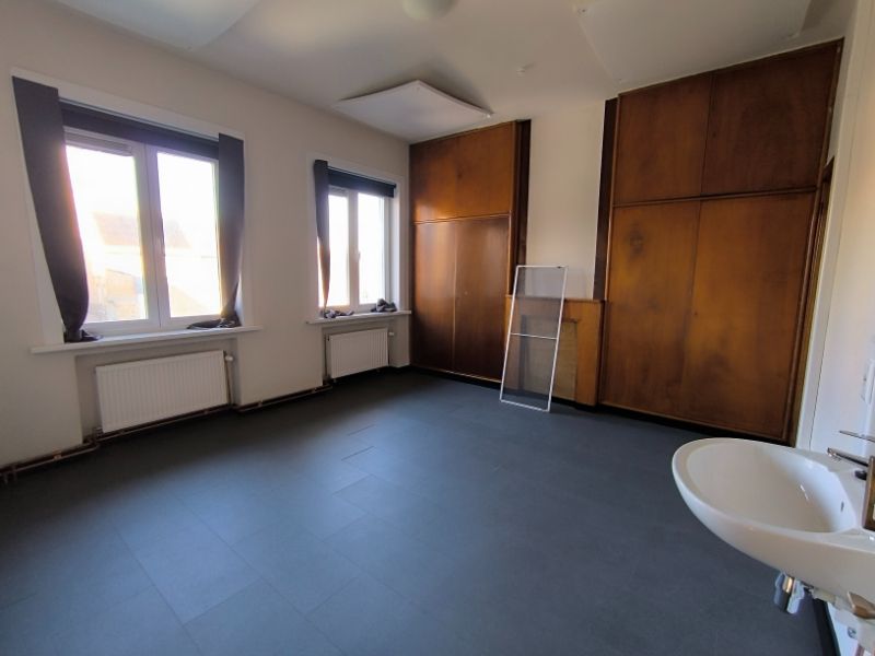 Ruime alleenstaande woning foto 17