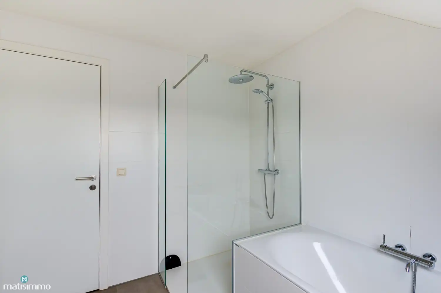 RIANT, INSTAPKLAAR DUPLEXAPPARTEMENT MET 2 SLAAPKAMERS EN 2 AUTOSTAANPLAATSEN IN MOELINGEN foto 18