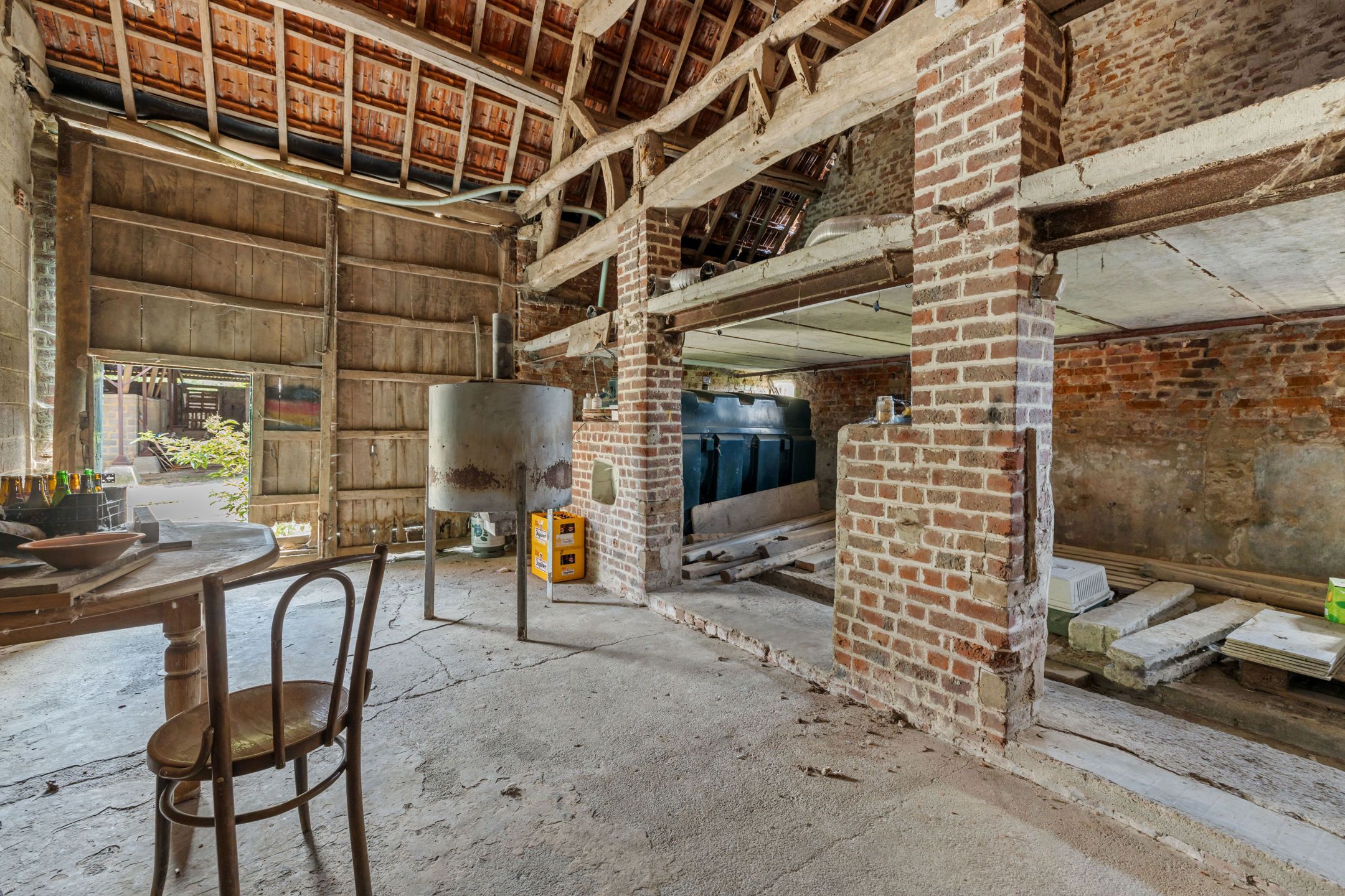 Te renoveren hoeve met schuur, loods en prachtige zichten foto 22