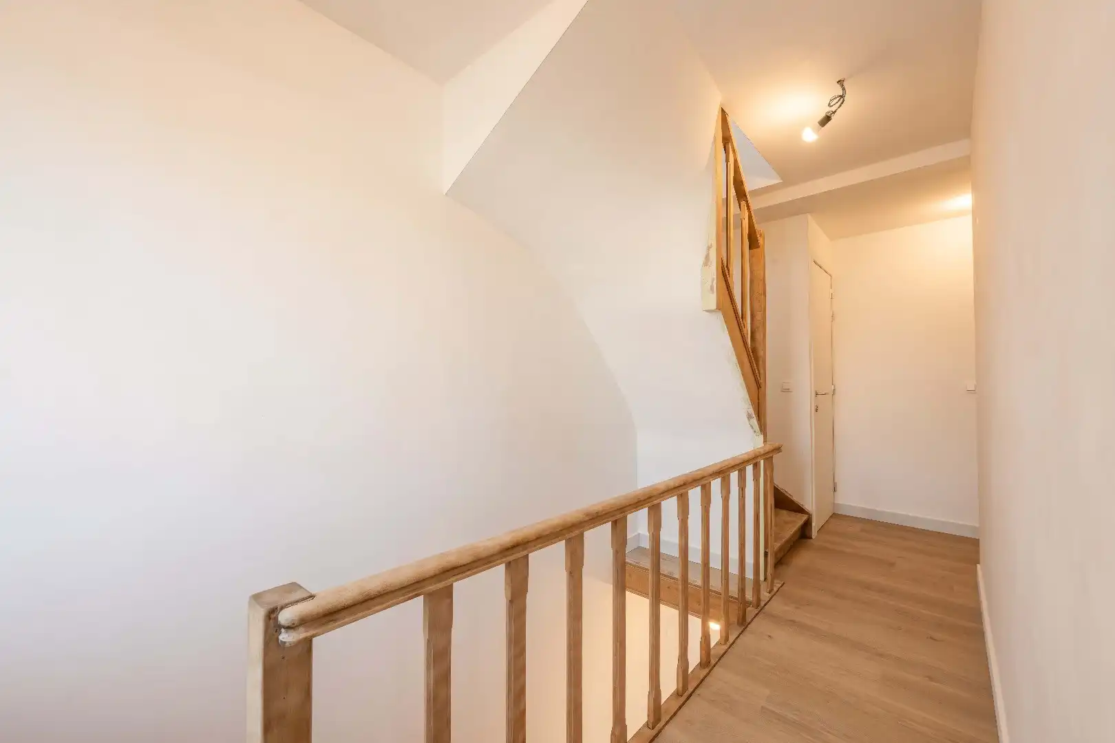 VOLLEDIG GERENOVEERDE, ZEER RUIME WONING VLAKBIJ CENTRUM ARDOOIE foto 13